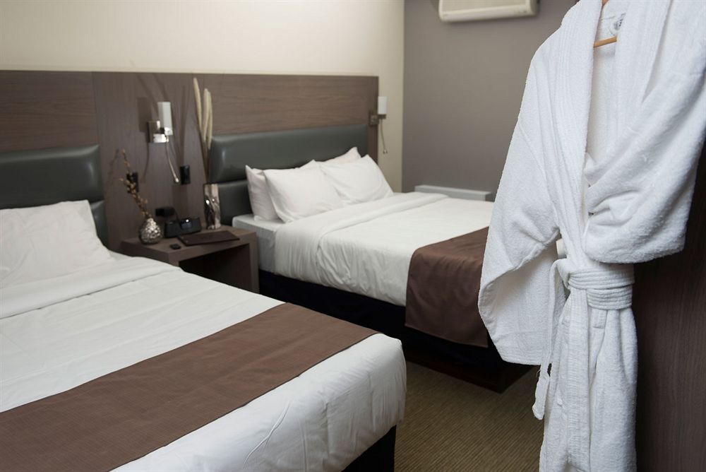 Hotel Rive Gauche Beloeil Bagian luar foto