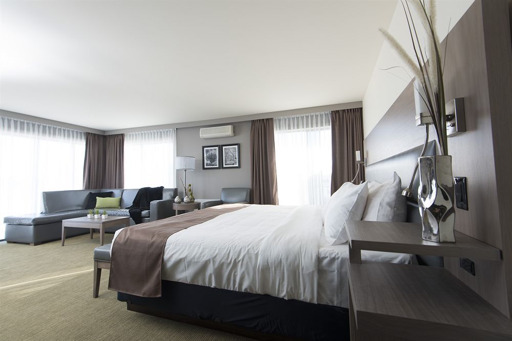 Hotel Rive Gauche Beloeil Bagian luar foto