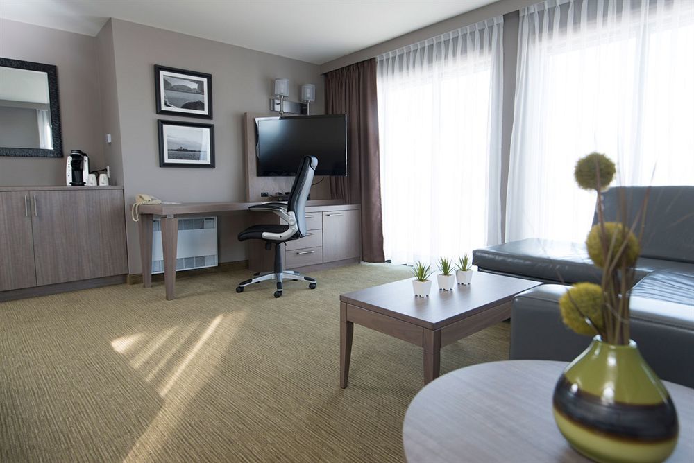 Hotel Rive Gauche Beloeil Bagian luar foto
