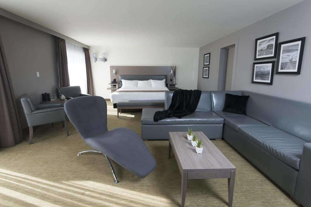 Hotel Rive Gauche Beloeil Bagian luar foto