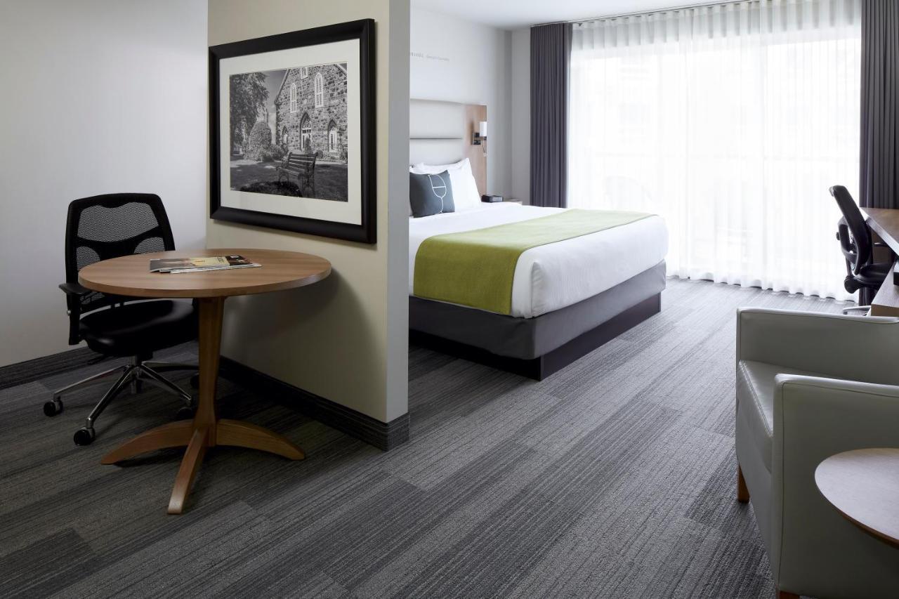 Hotel Rive Gauche Beloeil Bagian luar foto