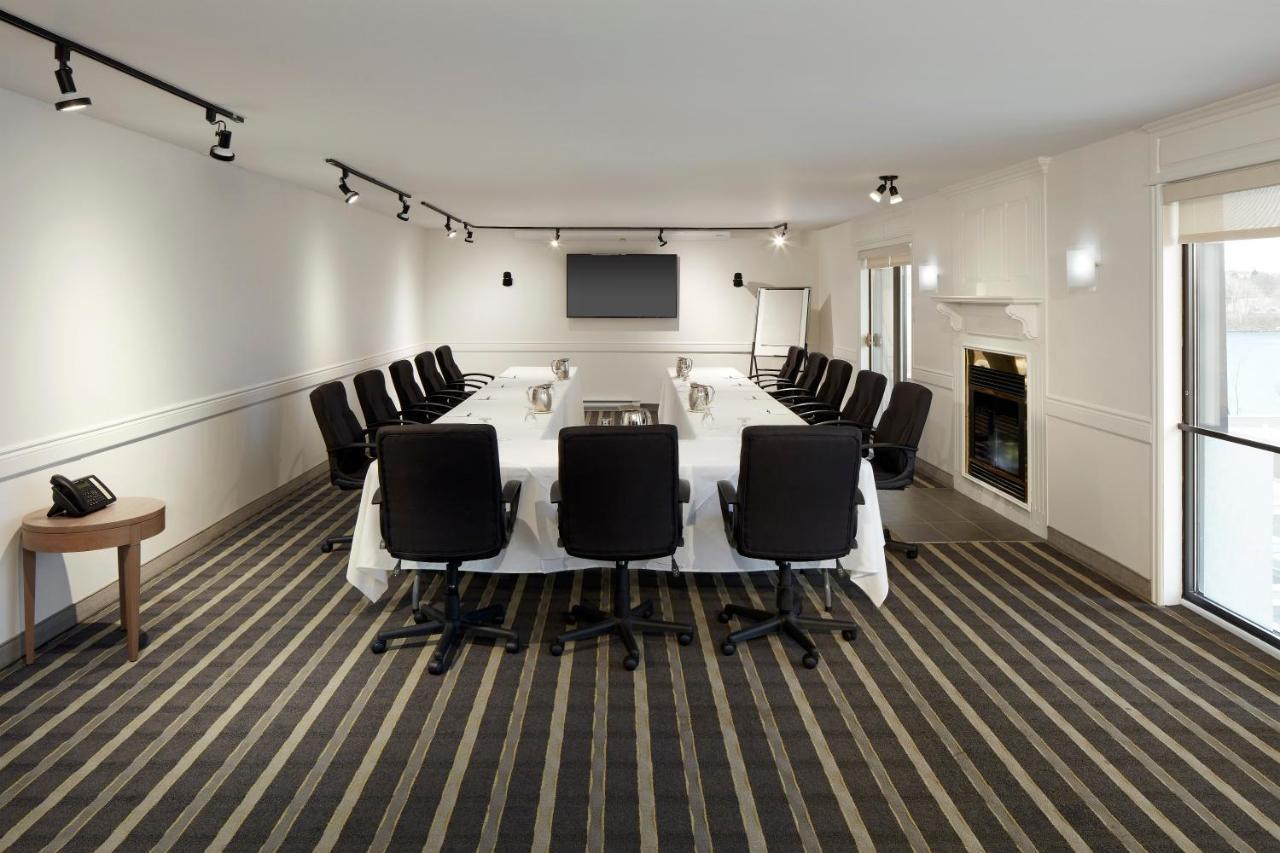 Hotel Rive Gauche Beloeil Bagian luar foto